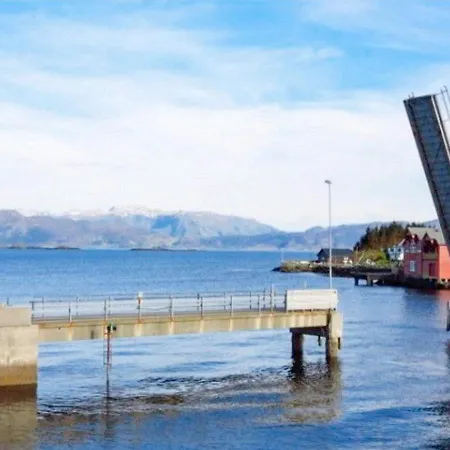 6 Person In Tansoy-by Traum