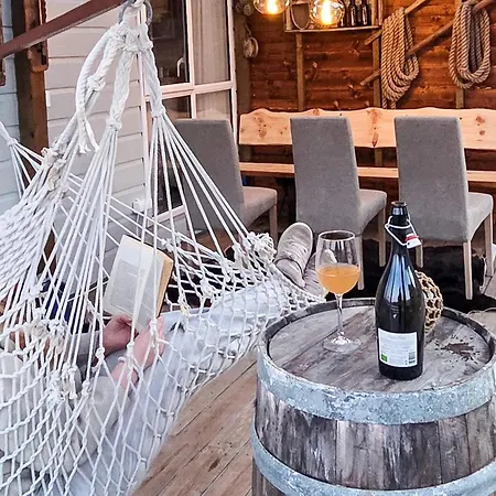 6 Person In Tansoy-by Traum *