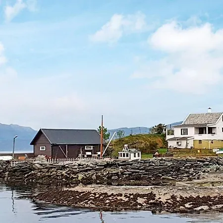 6 Person In Tansoy-by Traum *