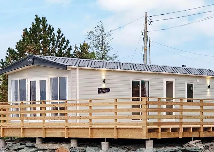 6 Person In Tansoy-by Traum