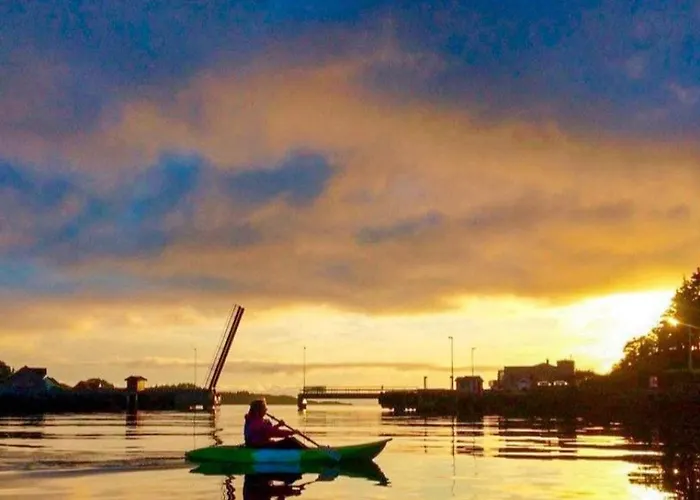 6 Person In Tansoy-by Traum *