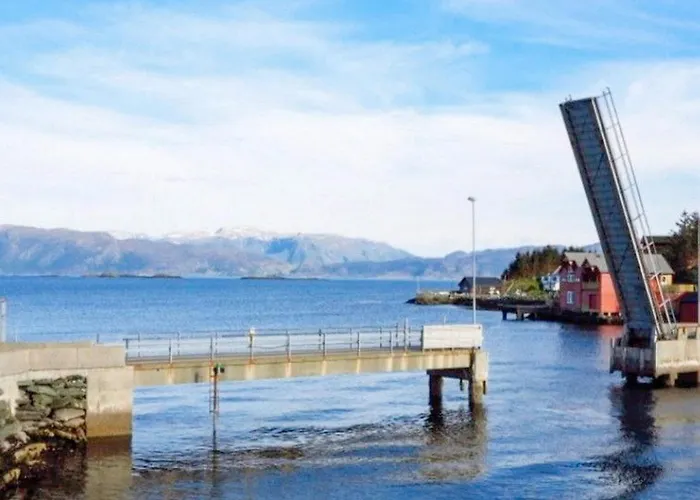 6 Person In Tansoy-by Traum