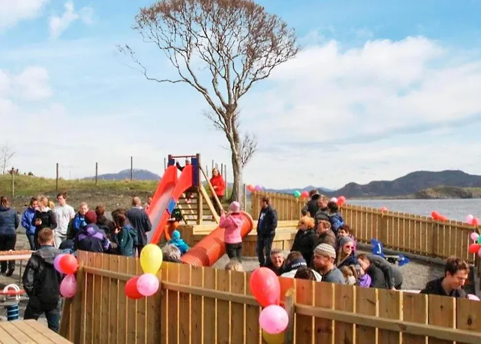6 Person In Tansoy-by Traum *