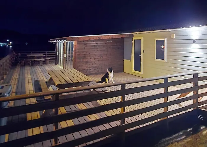 6 Person In Tansoy-by Traum