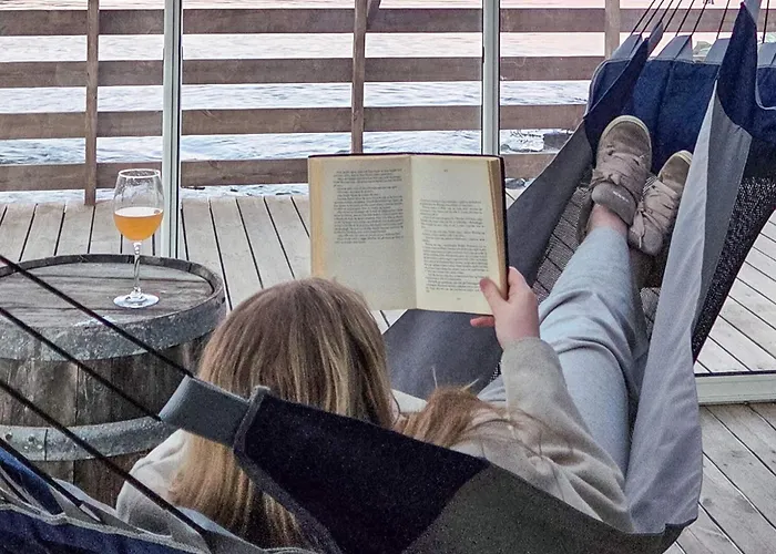 6 Person In Tansoy-by Traum Tansoy